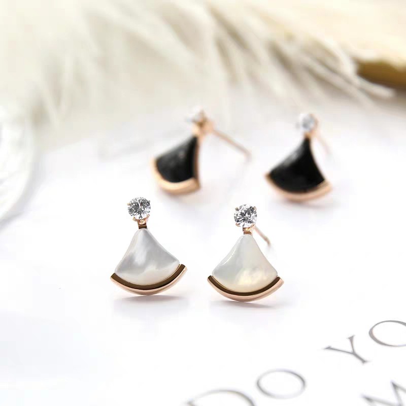 Bông tai titan rẻ quạt đính đá cẩm xà cừ không gỉ