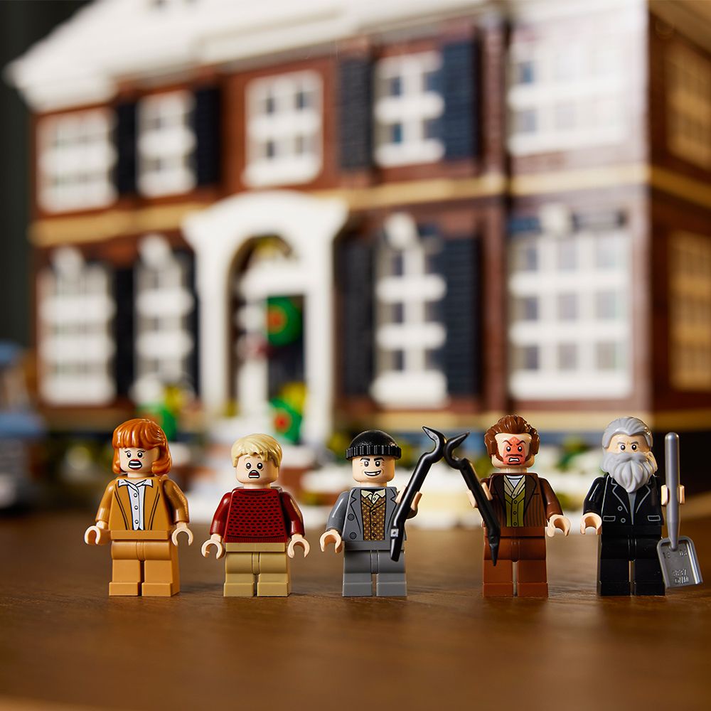 Đặt-LEGO 21330 - Ở nhà một mình