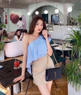 Áo lệch vai bèo