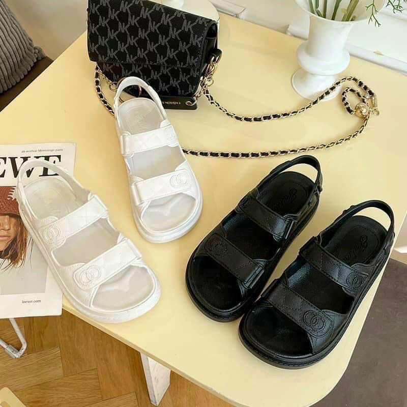 Giày Sandal nhựa nữ khóa cài 2 quai ngang logo đi học đi biển chống nước chống trơn - SD003