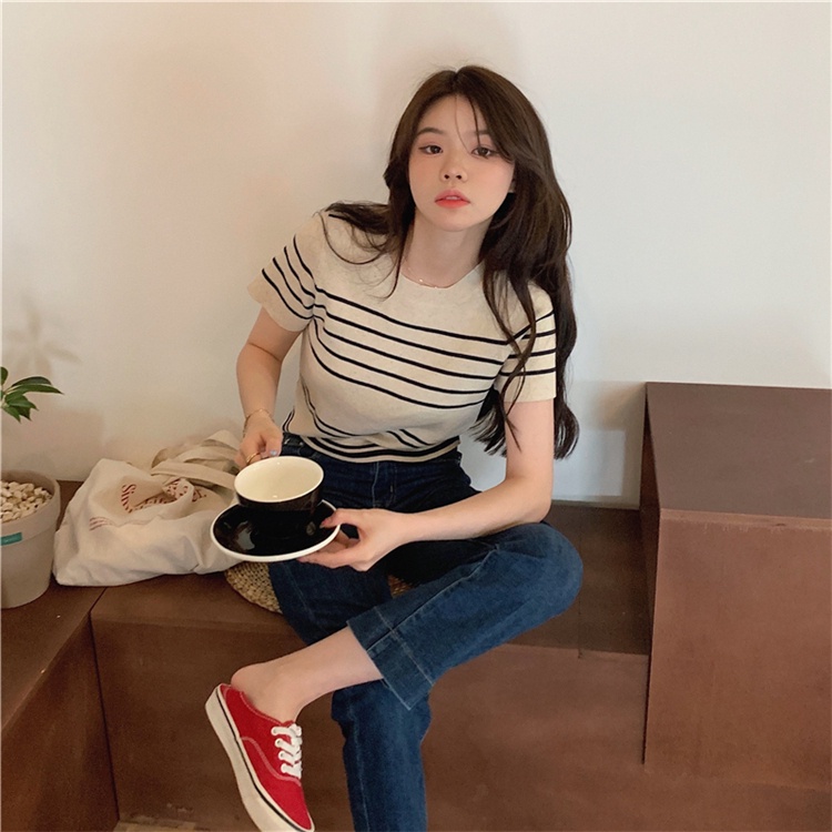 【Hana and Alice】Áo Thun Dệt Kim Ngắn Tay Cổ Tròn Họa Tiết Kẻ Sọc Màu Sắc Tương Phản