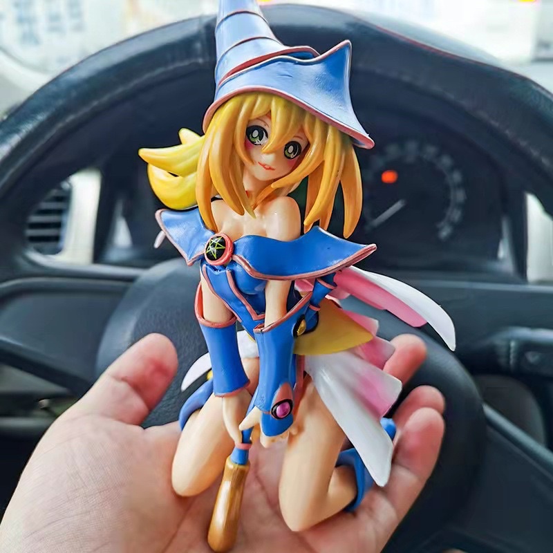 Mô hình figure Dark Magican Girl trong YugiOh