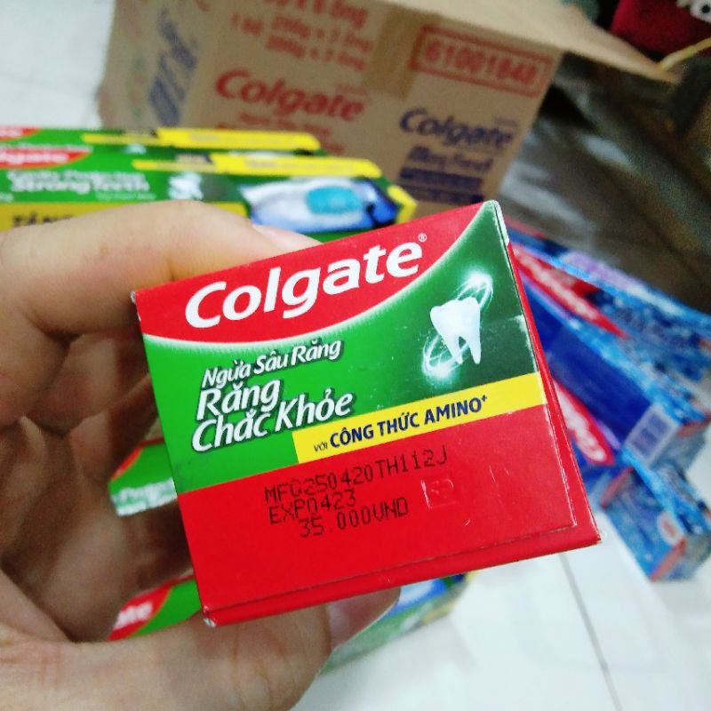 kem đánh răng colgate tặng bàn chải lông tơ