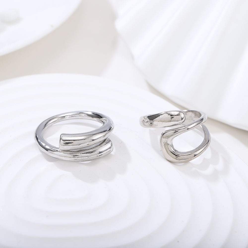 1 nhẫn đeo tay phong cách vintage thời trang