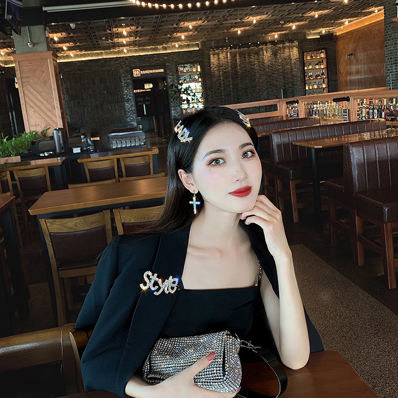 Cặp tóc đính đá khắc chữ LOVE - LADY - STYLE  cá tính