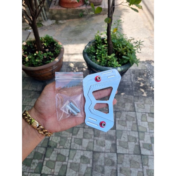 Che nhông(mang cá) nhôm CNC Winner/winne X/Sonic 150 (kèm long đền đỏ)