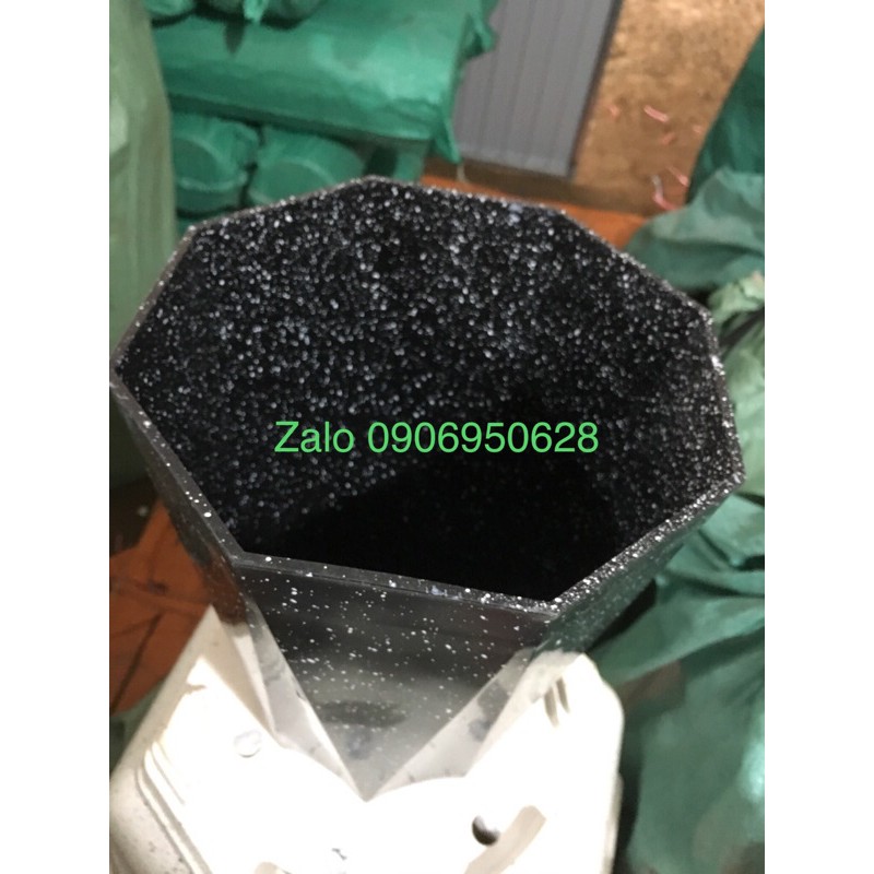 Chậu nhựa kim cương giả đá đen có 2 size