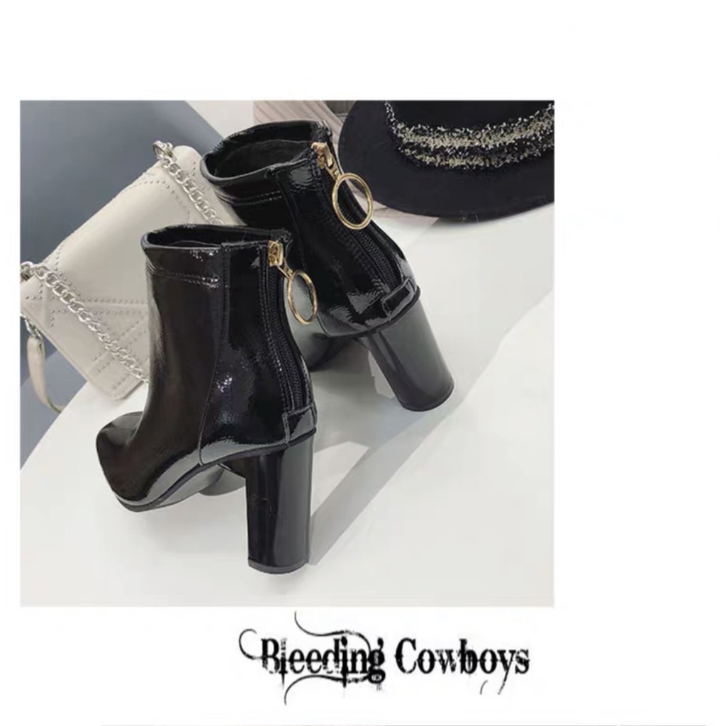 [Mã FASHIONGREEN15 giảm 10% tối đa 30k đơn từ 99k] Boot da phối gân giữa gót vuông vát khóa tròn (M2300) | BigBuy360 - bigbuy360.vn