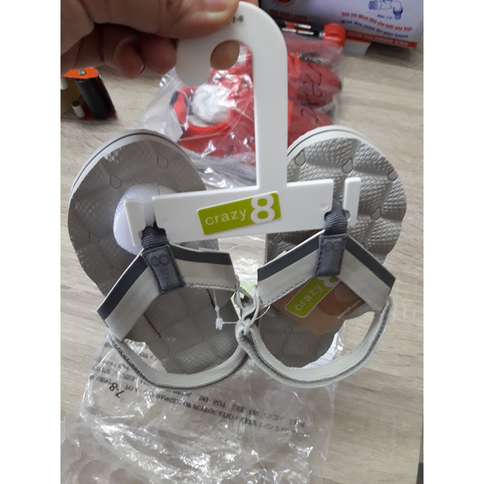 Giày Crazy8 xách tay bé trai