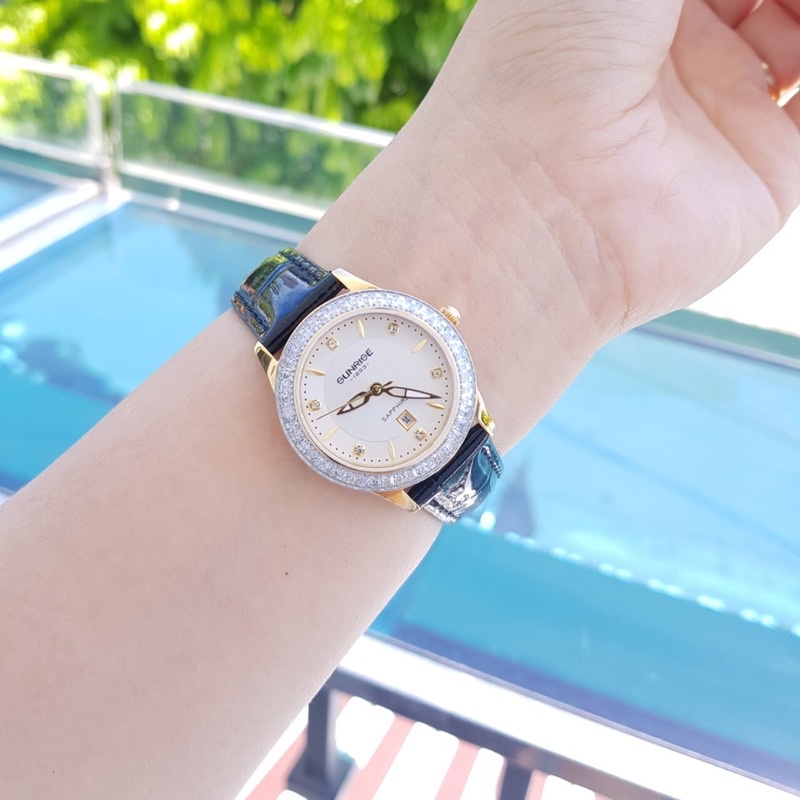 Đồng hồ nữ SUNRISE 2193B A đính hạt, Vành Đá sang trọng quý phái