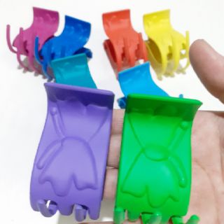 Kẹp tóc 5 răng nhám màu hình bươm bướm