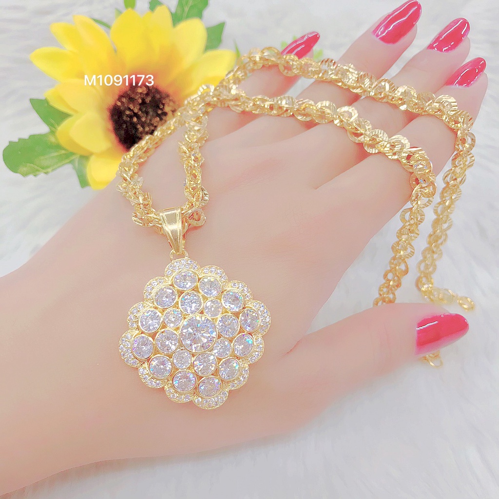 Mặt dây chuyền nữ UHA mạ vàng 18K kiểu dáng sang trọng M1091173