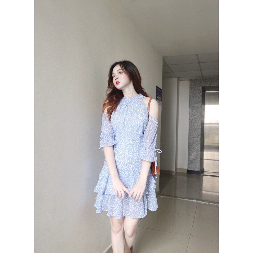 Đầm hoa nhí xanh dương khoét vai, Váy cổ yếm Cao Cấp hàng loại 1 tay dài hở vai xếp tầng, công sở dự tiệc - MiNhi