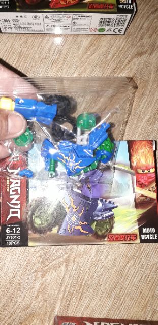 Lắp ráp 1 hộp LegoNagnjq mô tô JY501 có nhiều chi tiết bằng nhựa ABS