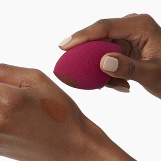 Bông mút tán nền E.l.f Total Face Sponge