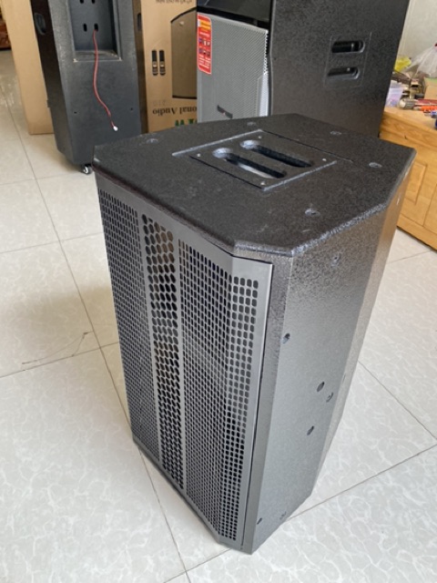 1 cái Thùng Loa 3 tất full