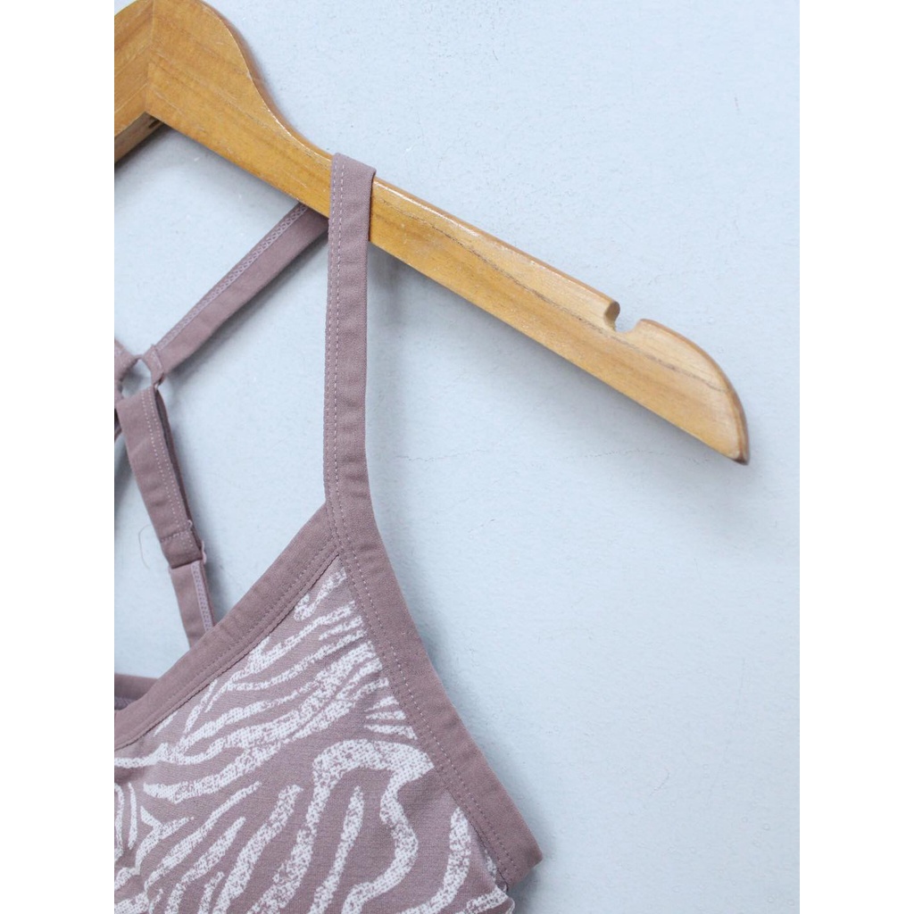 Q9655 - Áo bra tập Reebok dây to chéo sau logo chữ sọc ngang màu