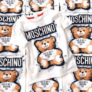 ÁO MOSCHINO GẤU KIM BĂNG CHO BÉ