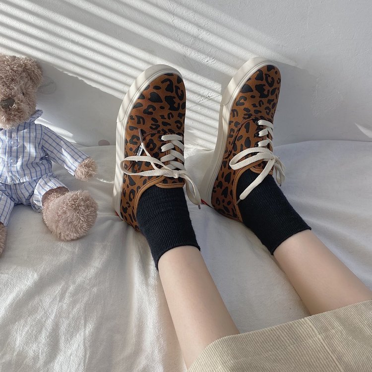 [ Mã 66CBSALE giảm 30K đơn 200K] Giày thể thao đế bằng in họa tiết da báo thời trang năng động | BigBuy360 - bigbuy360.vn