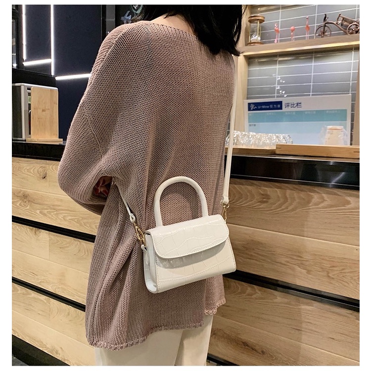 Túi xách nữ đeo chéo cầm tay da mềm dập vân cá sấu Zuliashop8386