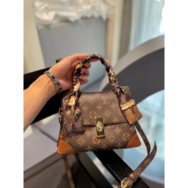 Túi nữ LV Locky sz21cm da mềm  lót có code fullbox