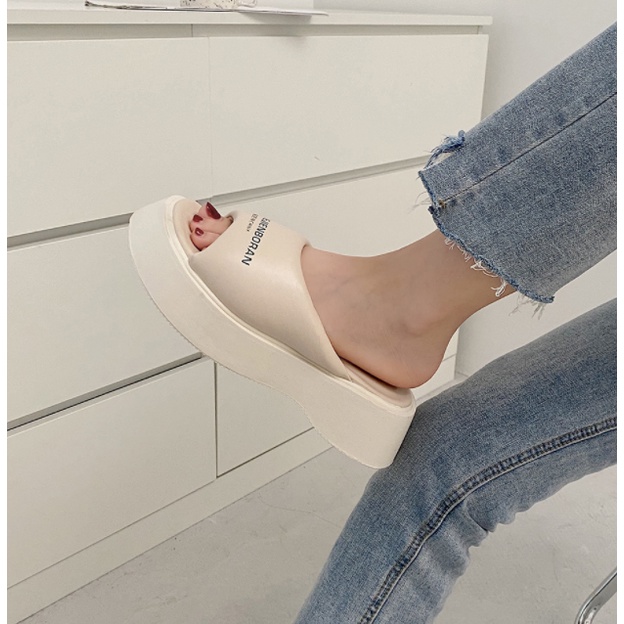 Dép Đi Ngoài Trời Đế Dày 2022 Thời Trang Mùa Hè Cho Nữ