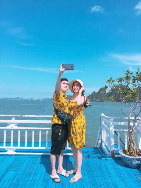 Set đôi váy và áo sơ mi đi biển siêu hót chất đẹp