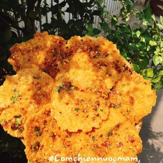Cơm cháy mắm hành