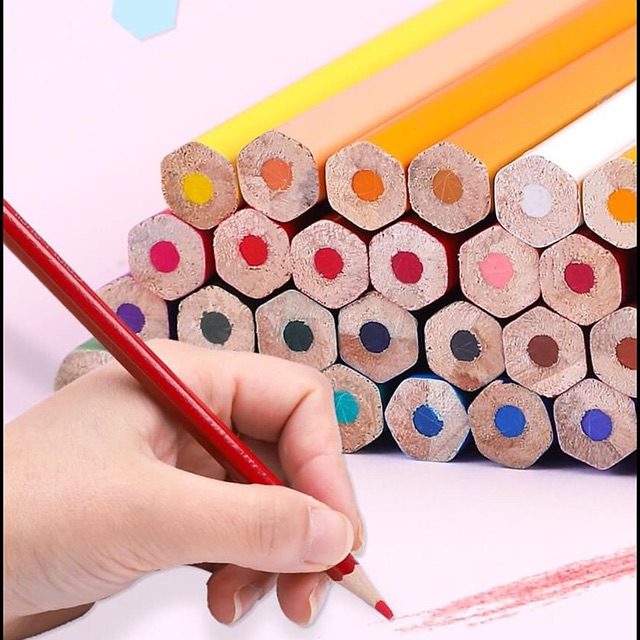 Hộp bút chì màu:hộp 18 chiếc nhiều màu,hộp kèm gọt bút