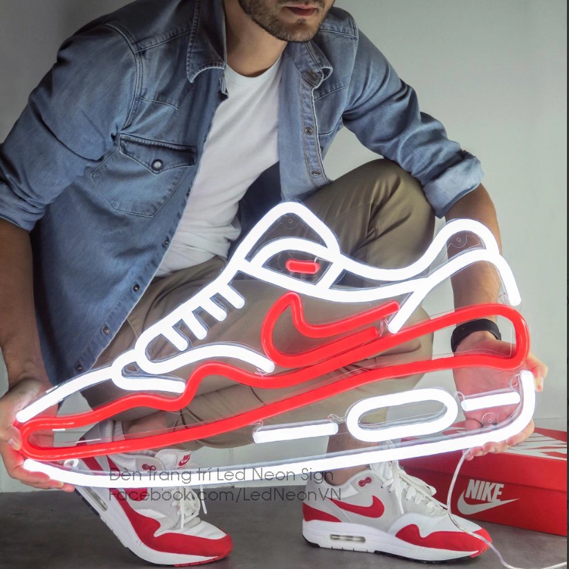 Đèn trang trí hình đôi giày Mẫu 2 [Đèn trang trí Led Neon Sign uốn chữ uốn hình theo yêu cầu]