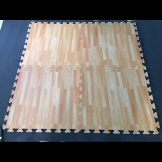 Thảm mút xốp vân gỗ kt:60x60cmx1cm, bộ 4 tấm, giá : 155k