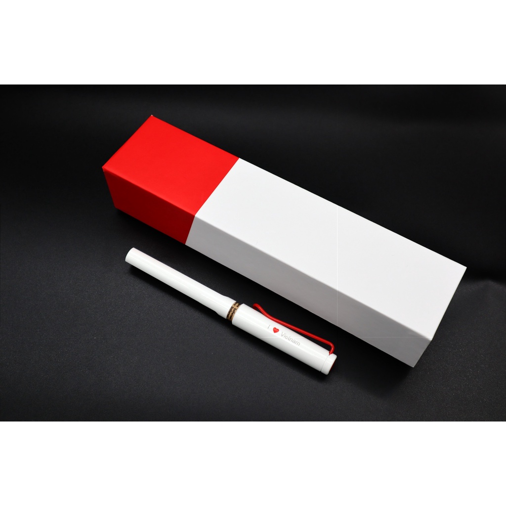 Bút máy I Love VN LAMY Vietnam Special Edition safari white with red clip