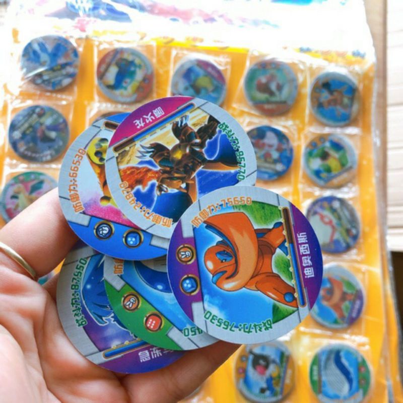 Bài ảo tròn pikachu nhựa víp vỉ 30 gói ,gói 7 thẻ