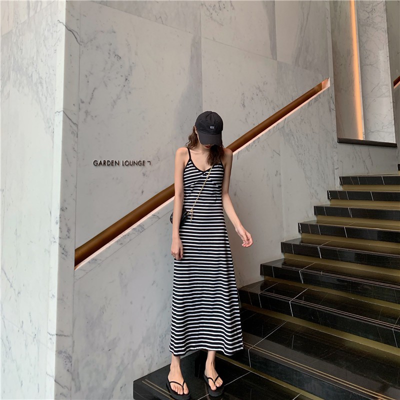 Đầm Maxi Dài Hở Lưng Hai Dây Cổ Chữ V Thiết Kế Xẻ Tà Quyến Rũ - MSP D09 | BigBuy360 - bigbuy360.vn