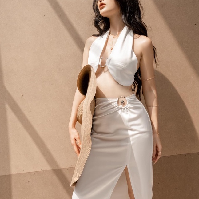 Áo croptop sexy thiết kế cổ yếm hở lưng - Freesize