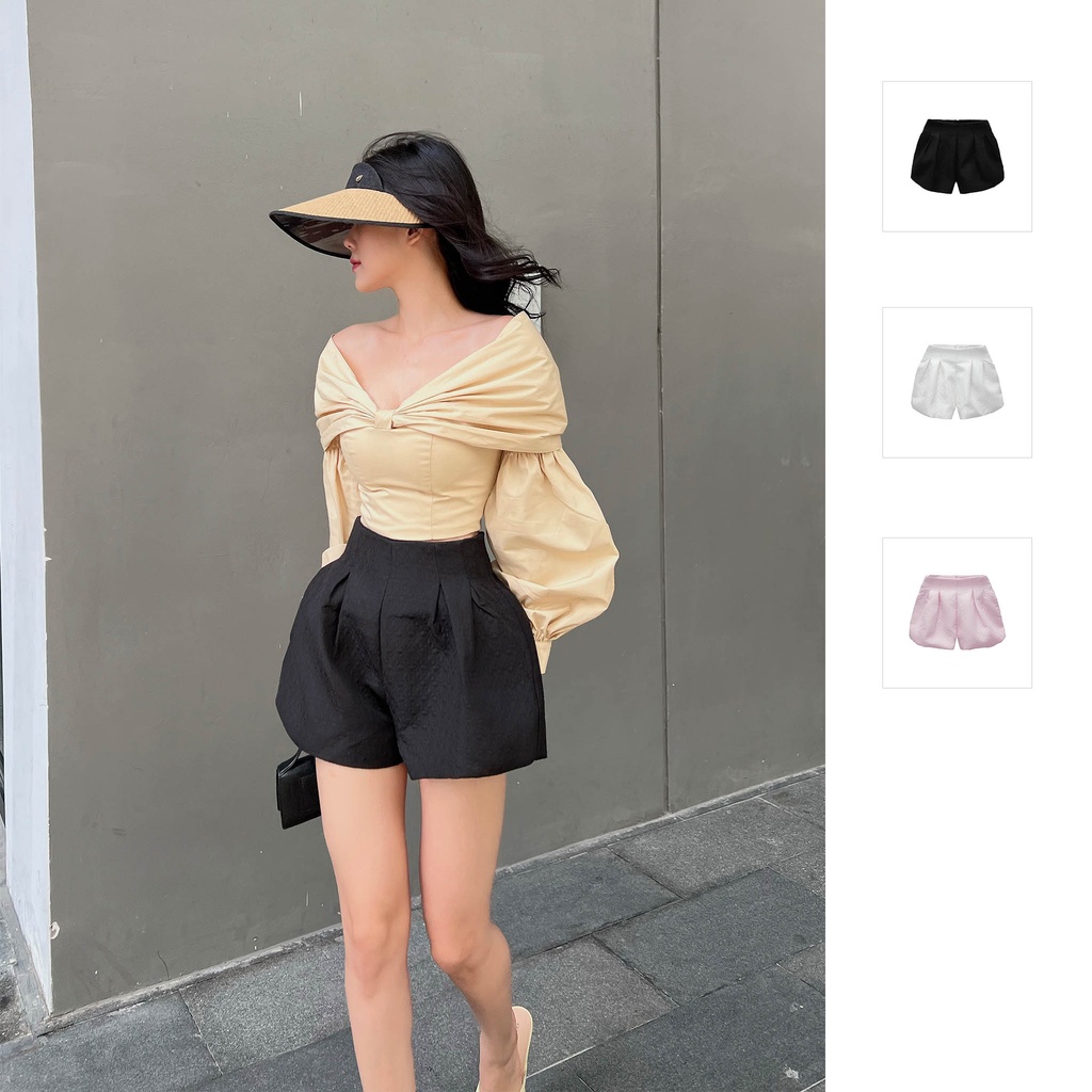 Quần Short Nữ Minimalist, Chất Vải Pique Thoải Mái, WQS000033, SOMEHOW