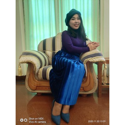 Chân váy nhung xếp ly