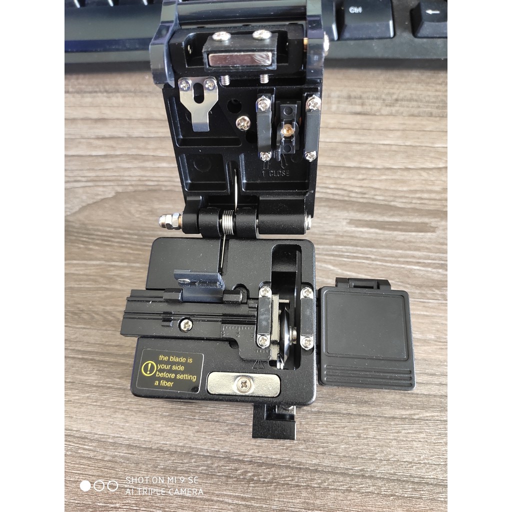 Dao Cắt chính xác sợi cáp quang FTTH FC-60S DYF