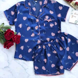 Bộ Pijama lụa satin họa tiết tim có được chọn màu