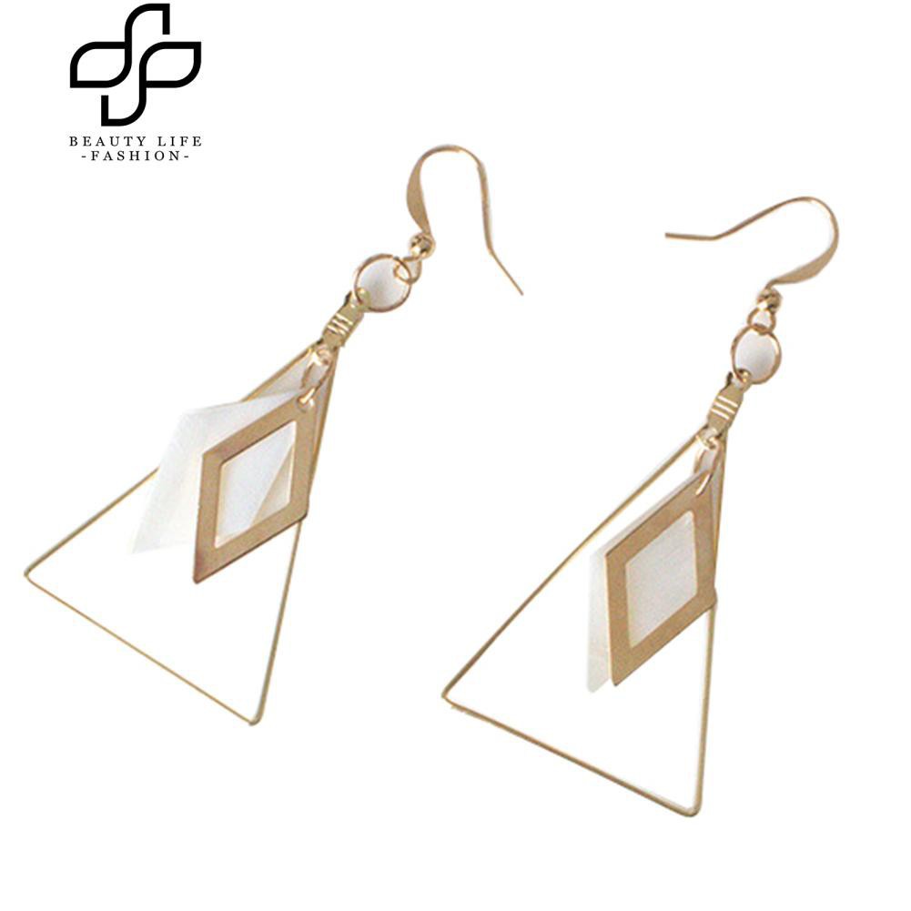 Khuyên tai tam giác bản to cho nữ