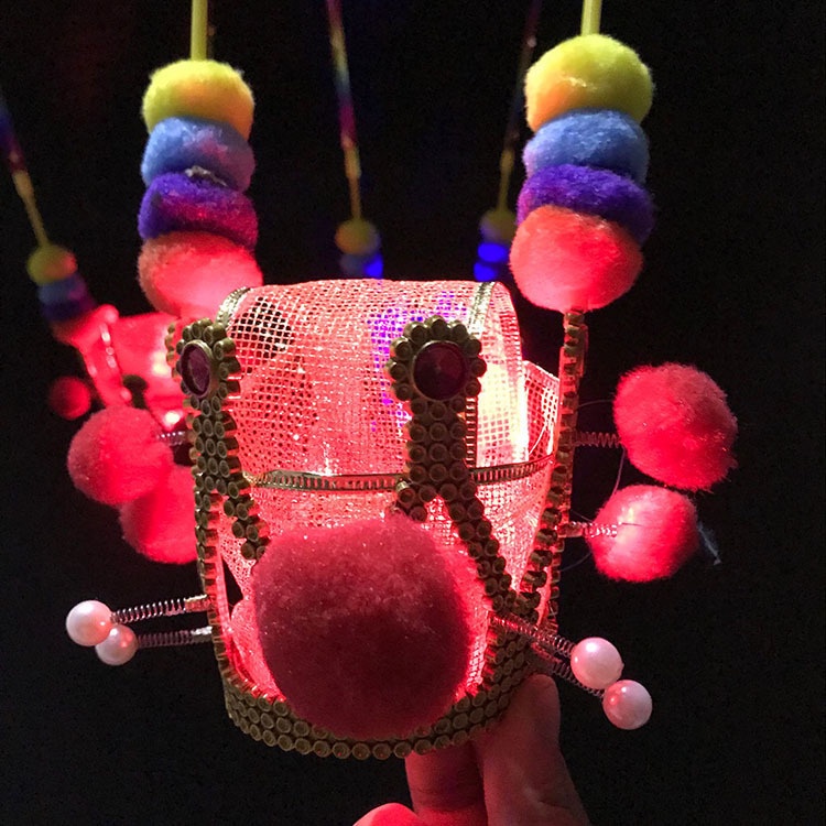 Đao quan Vũ Mũ Tề Thiên Đại Thánh phát sáng, Đồ chơi trung thu Gậy Tông Ngộ Không Phát Sáng Hot trend 2023