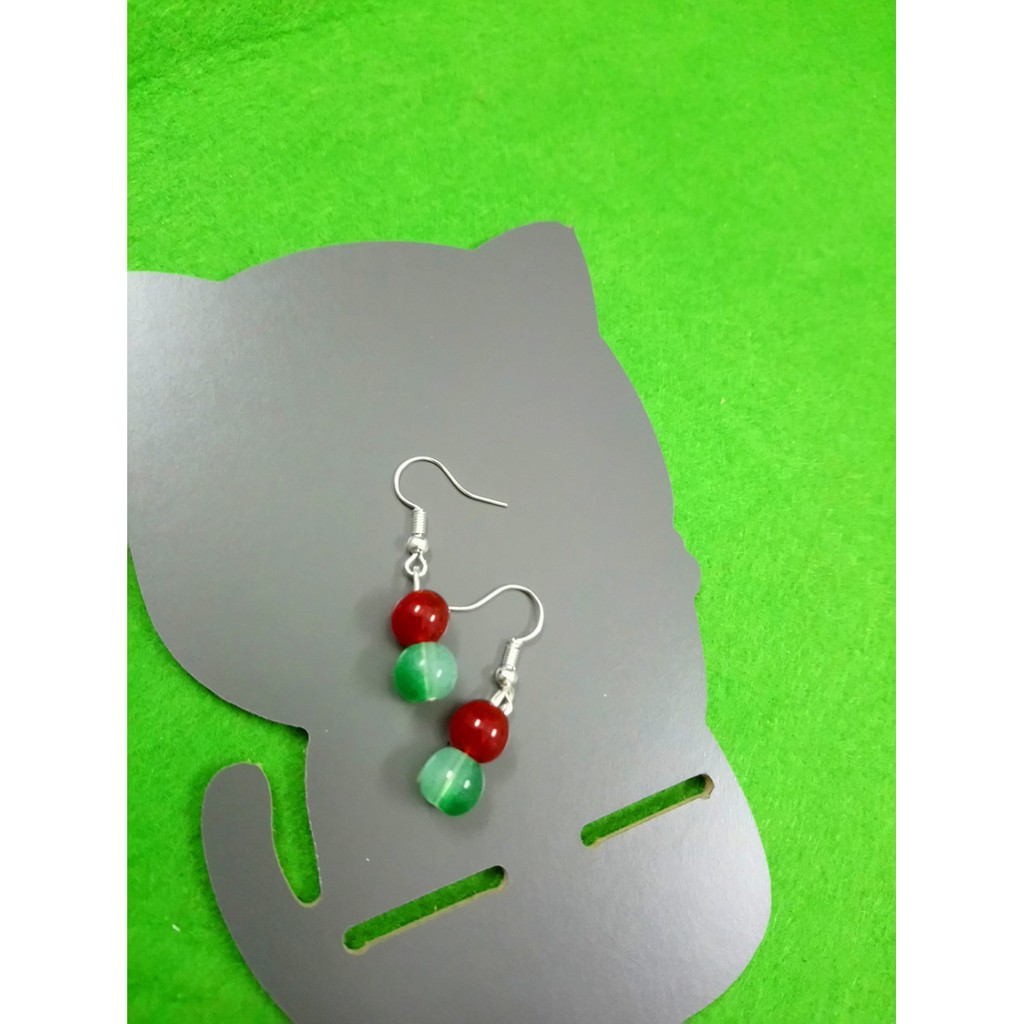 Bông tai phong thủy. chất liệu kim loại. hàng y hình nhe các bạn vì hình shop tự chụp. giá 1 đôi chỉ 38.000đ / 1 đôi.