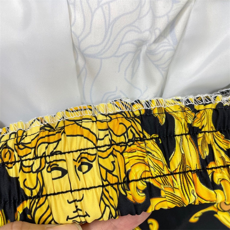 Quần Đùi Lưng Thun Versace 2022ss Thời Trang Dành Cho Nam