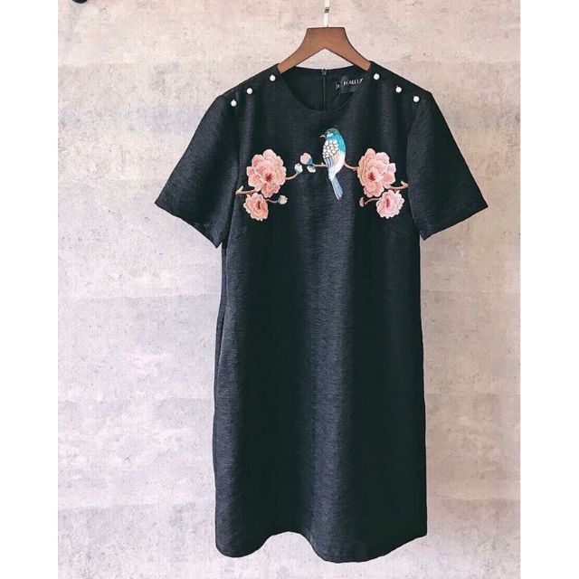 Đầm Thiết Kế Thêu Hoa