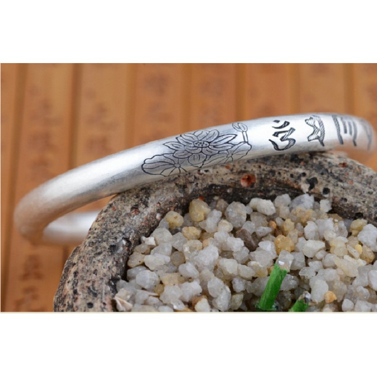 Vòng Tay Khắc Om Mani Padme Hum Phật Giáo - VT351