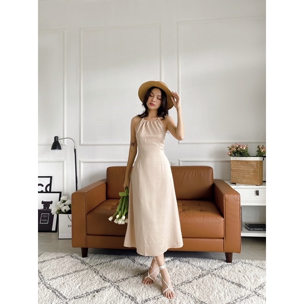 Đầm maxi cổ yếm hở lưng-lili