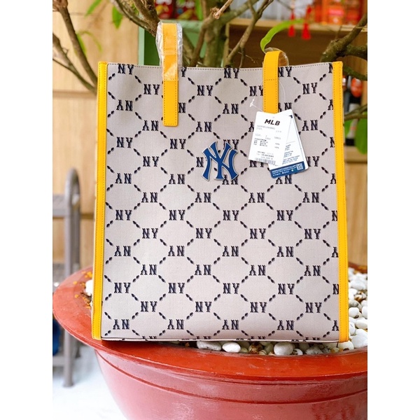 - Túi Tote da MLB chính hãng 2022