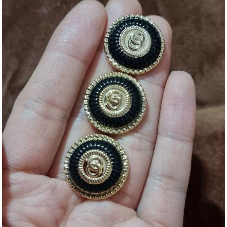 Cúc áo vest, áo dạ