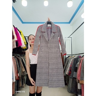Áo dạ dáng dài màu kẻ