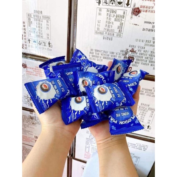 KẸO BÔNG PHỦ OREO DÂU TAN CHẢY